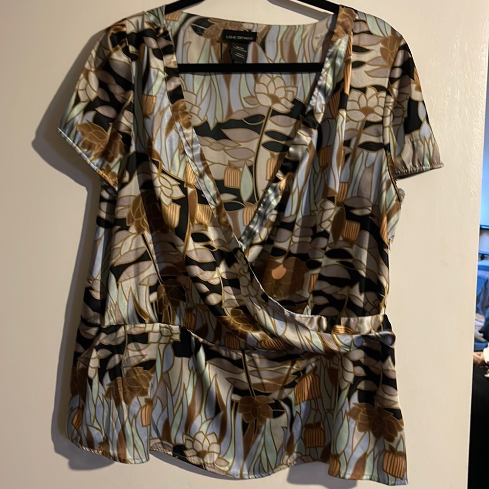 Lane Bryant satin look flare top with zipper on side
